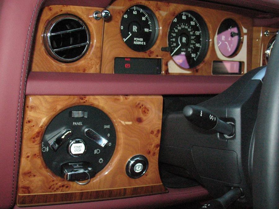  Rolls-Royce Phantom 2007 года  (фото 38 из 102)